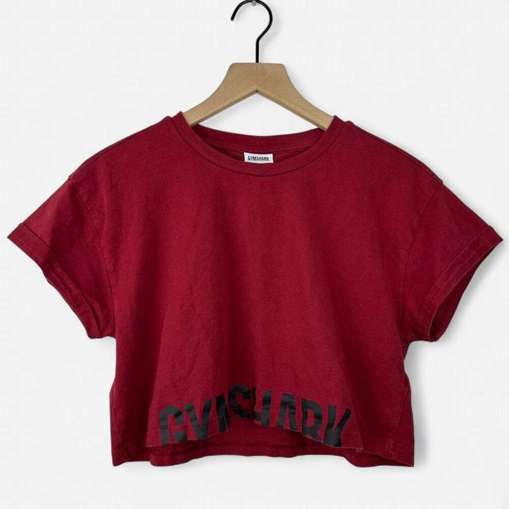 Gymshark red cropped graphic hem tee